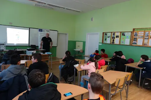 Клуб "Зелен Патрул“ от ПОУ "Иван Вазов“